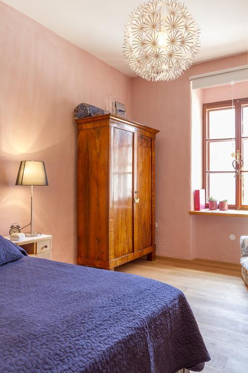 Unser Rosa Haus Fuer Sie Rust Phòng bức ảnh